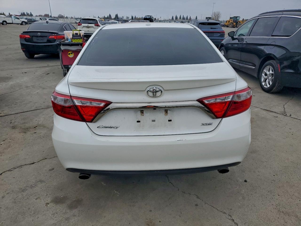 2016 TOYOTA CAMRY XSE photo 6