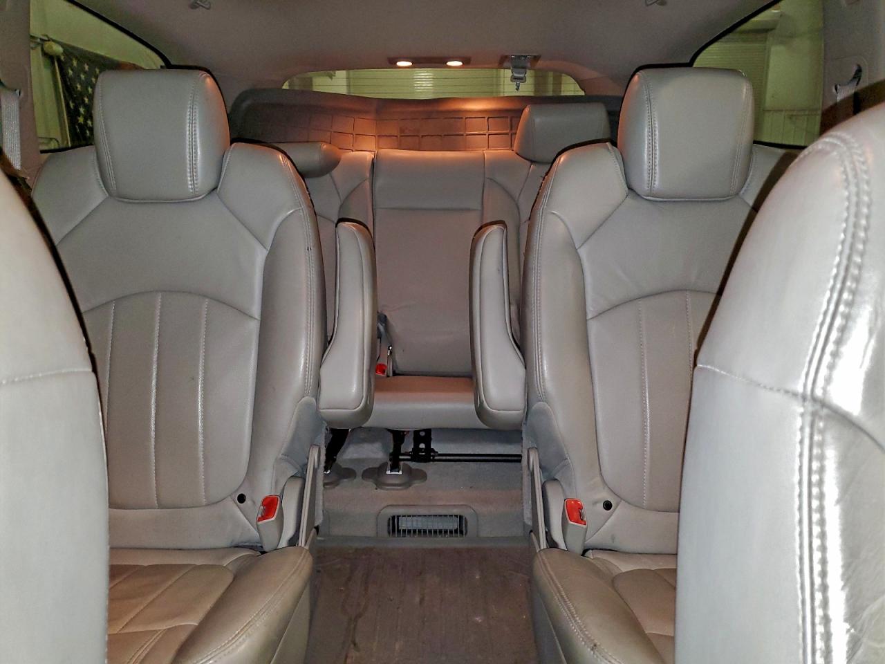 2008 BUICK ENCLAVE CXL photo 10