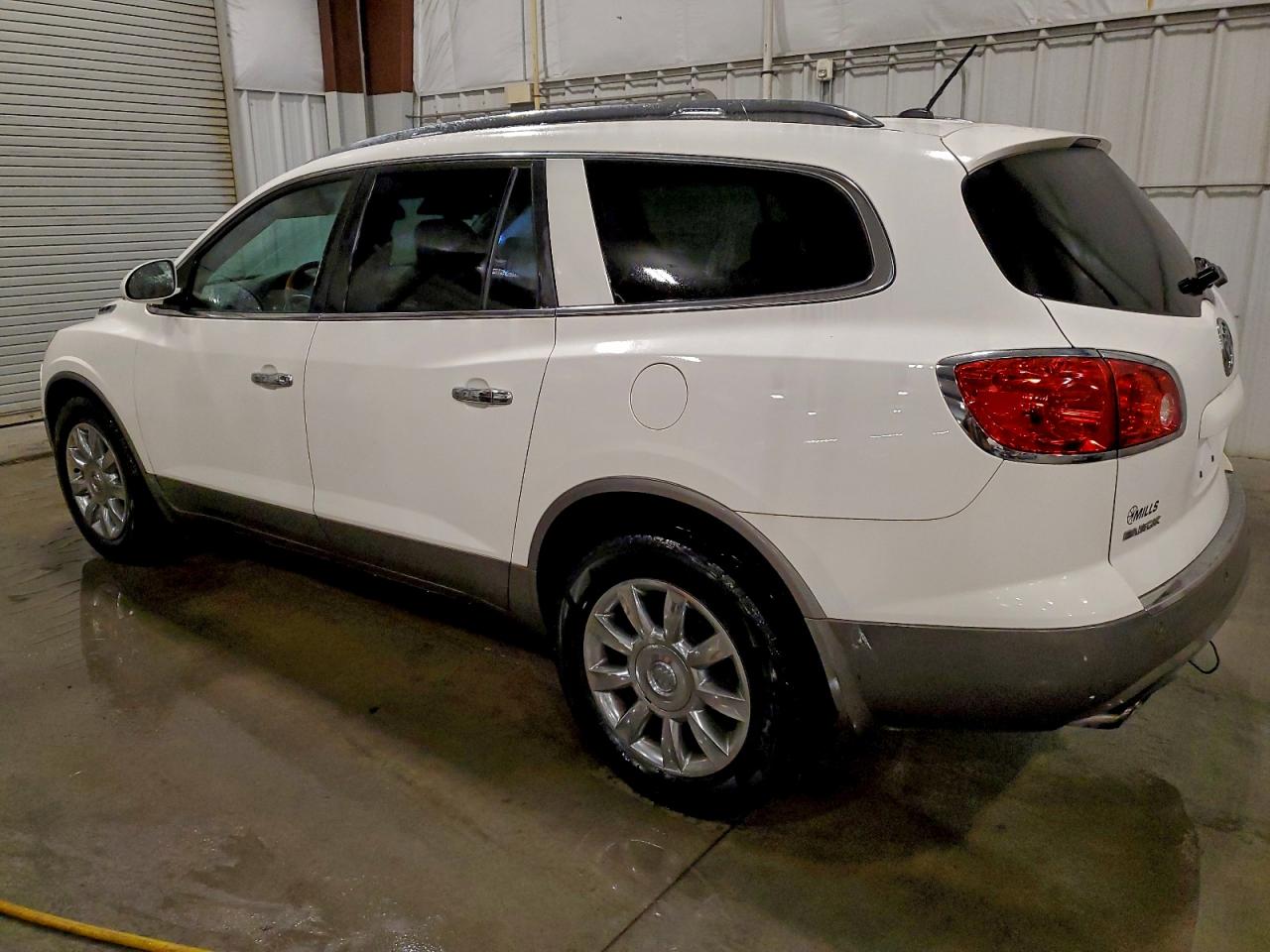 2008 BUICK ENCLAVE CXL photo 2