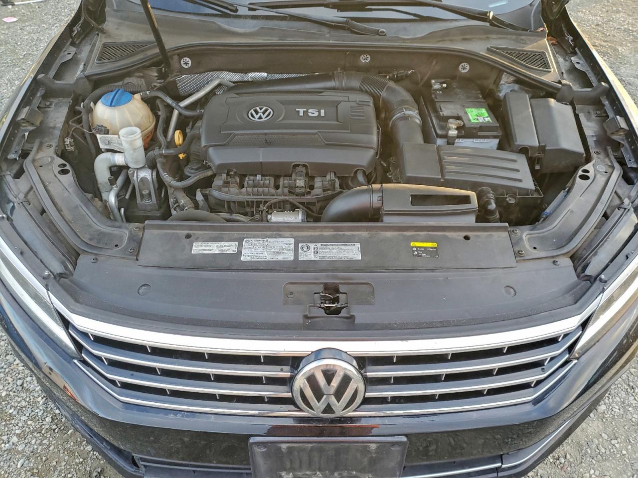 2017 VOLKSWAGEN PASSAT SE photo 11