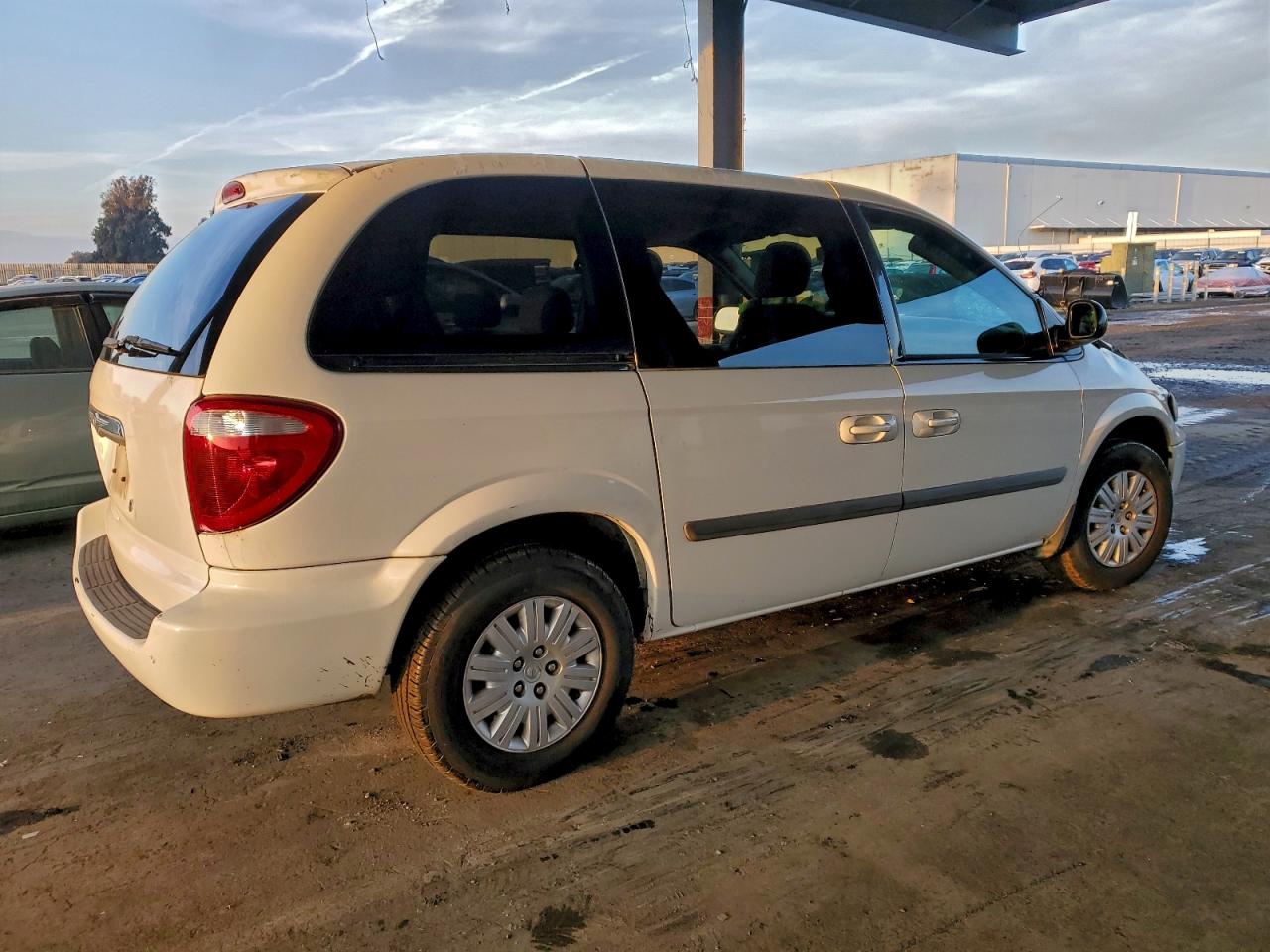 2006 CHRYSLER TOWN & COUNTRY photo 3
