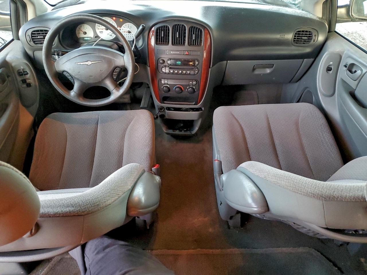 2006 CHRYSLER TOWN & COUNTRY photo 8