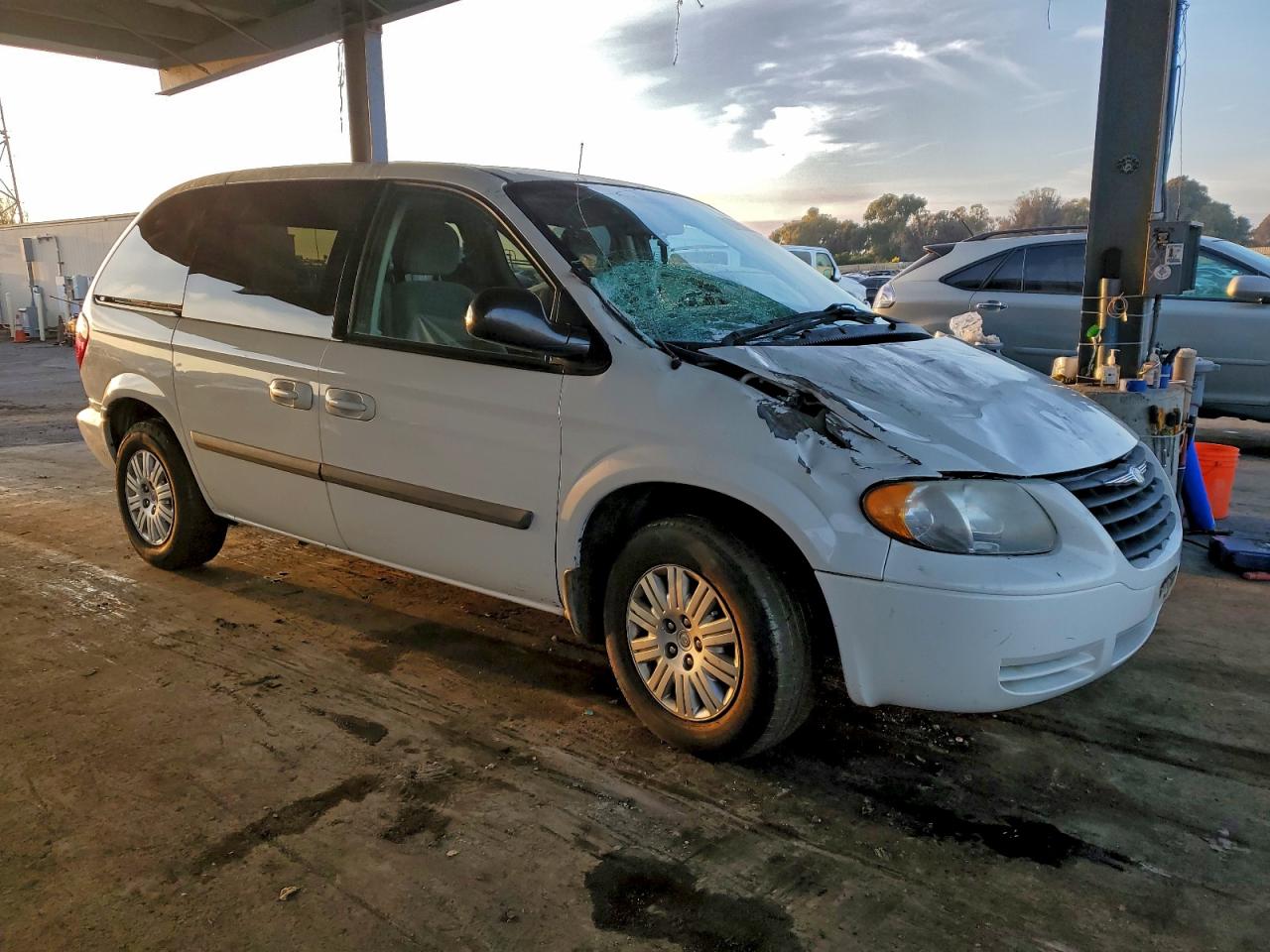2006 CHRYSLER TOWN & COUNTRY photo 4