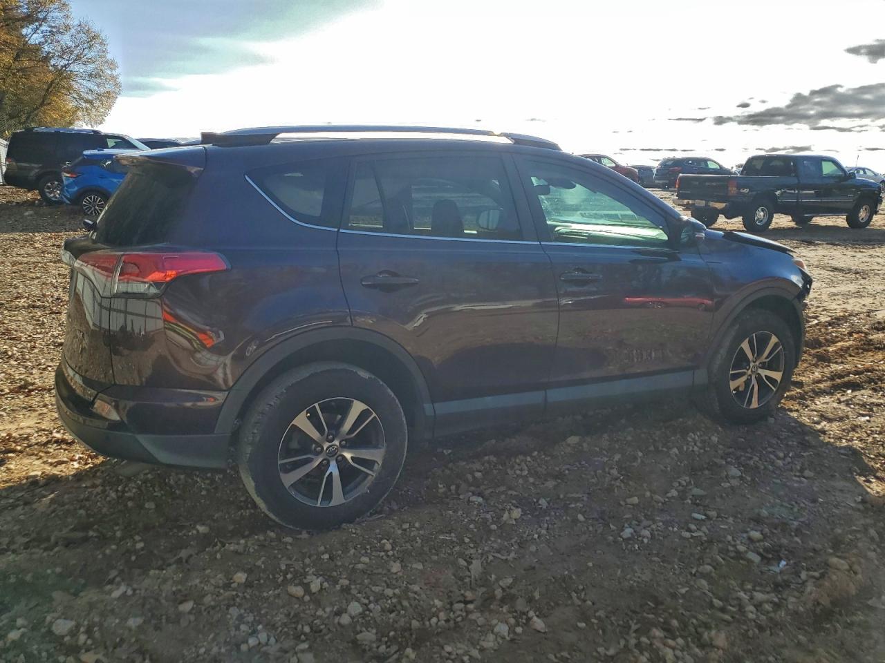 2018 TOYOTA RAV4 ADVENTURE photo 3