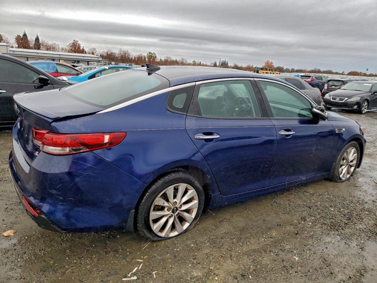 2018 KIA OPTIMA LX photo 3