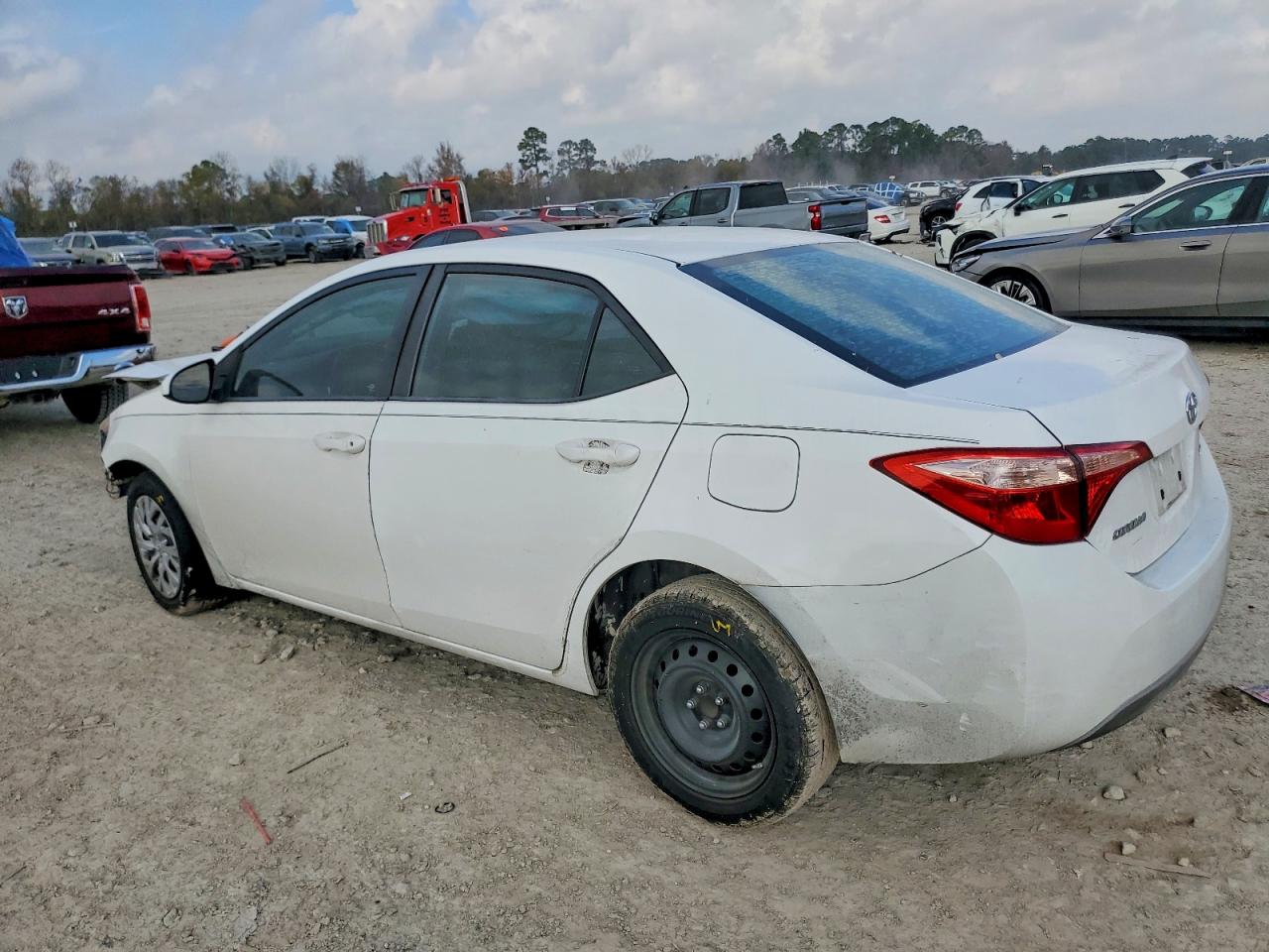 2017 TOYOTA COROLLA L photo 2