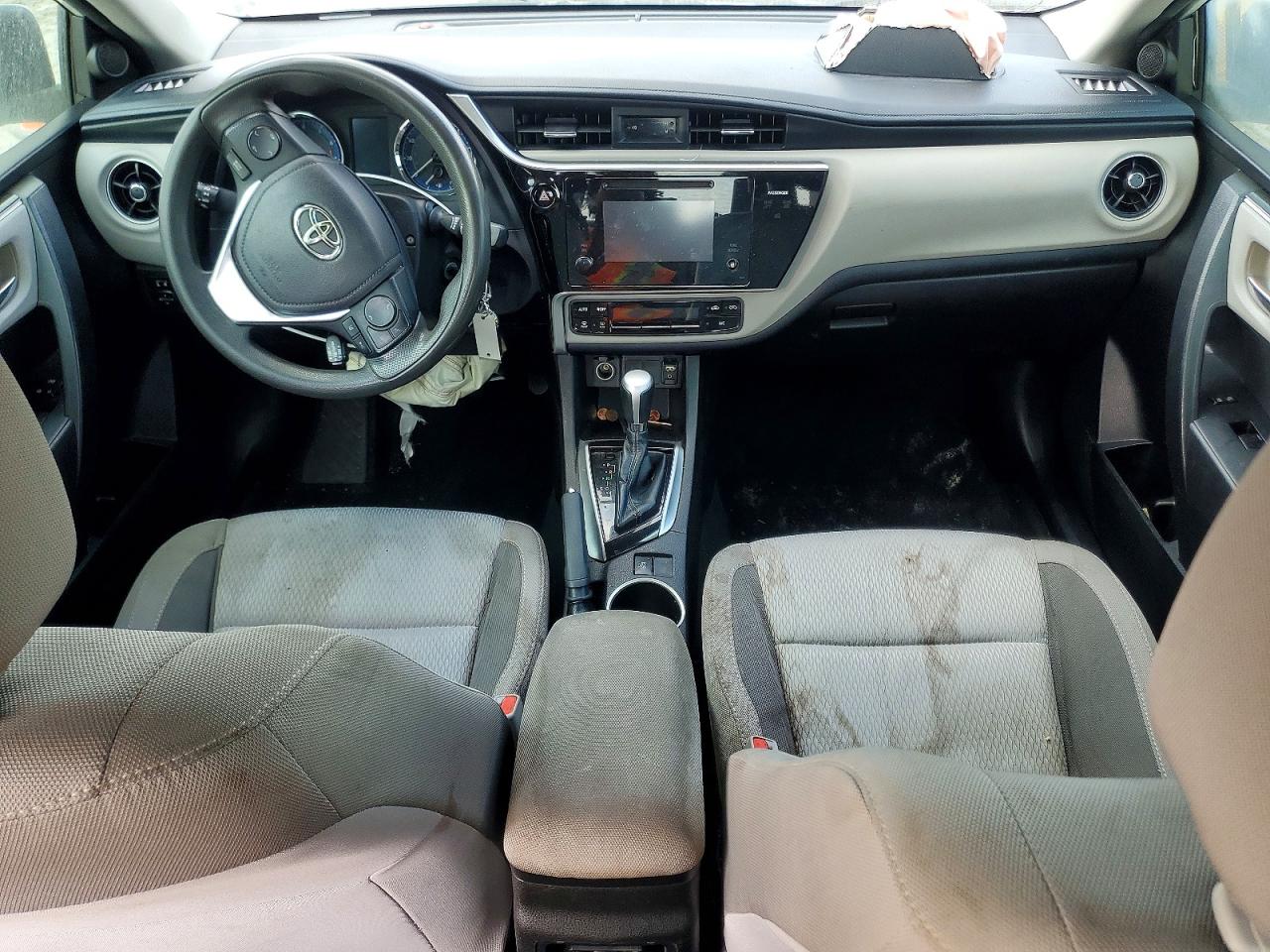 2017 TOYOTA COROLLA L photo 8