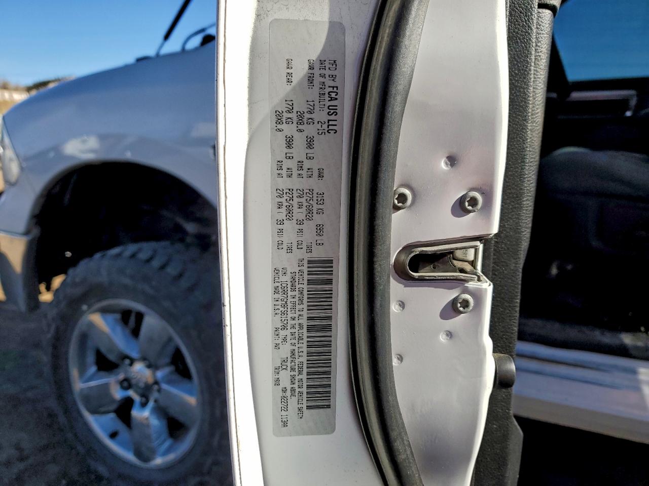 2015 RAM 1500 SLT photo 12