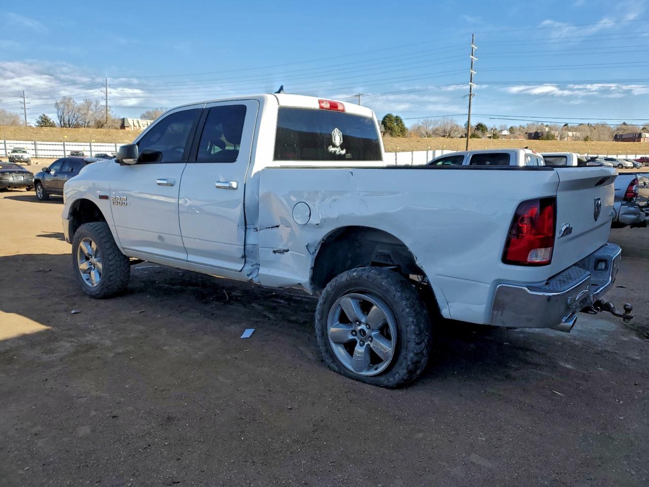 2015 RAM 1500 SLT photo 2