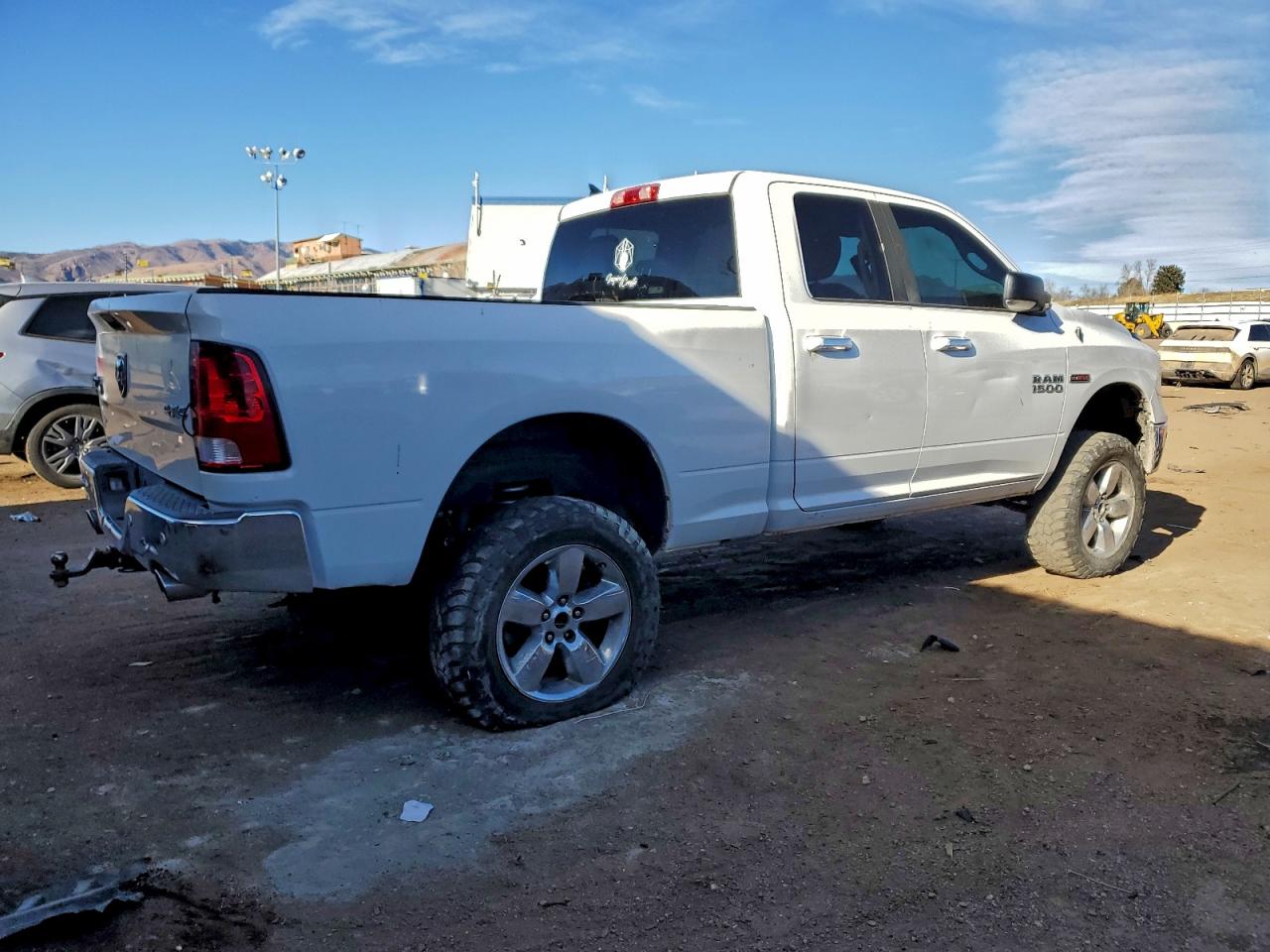 2015 RAM 1500 SLT photo 3