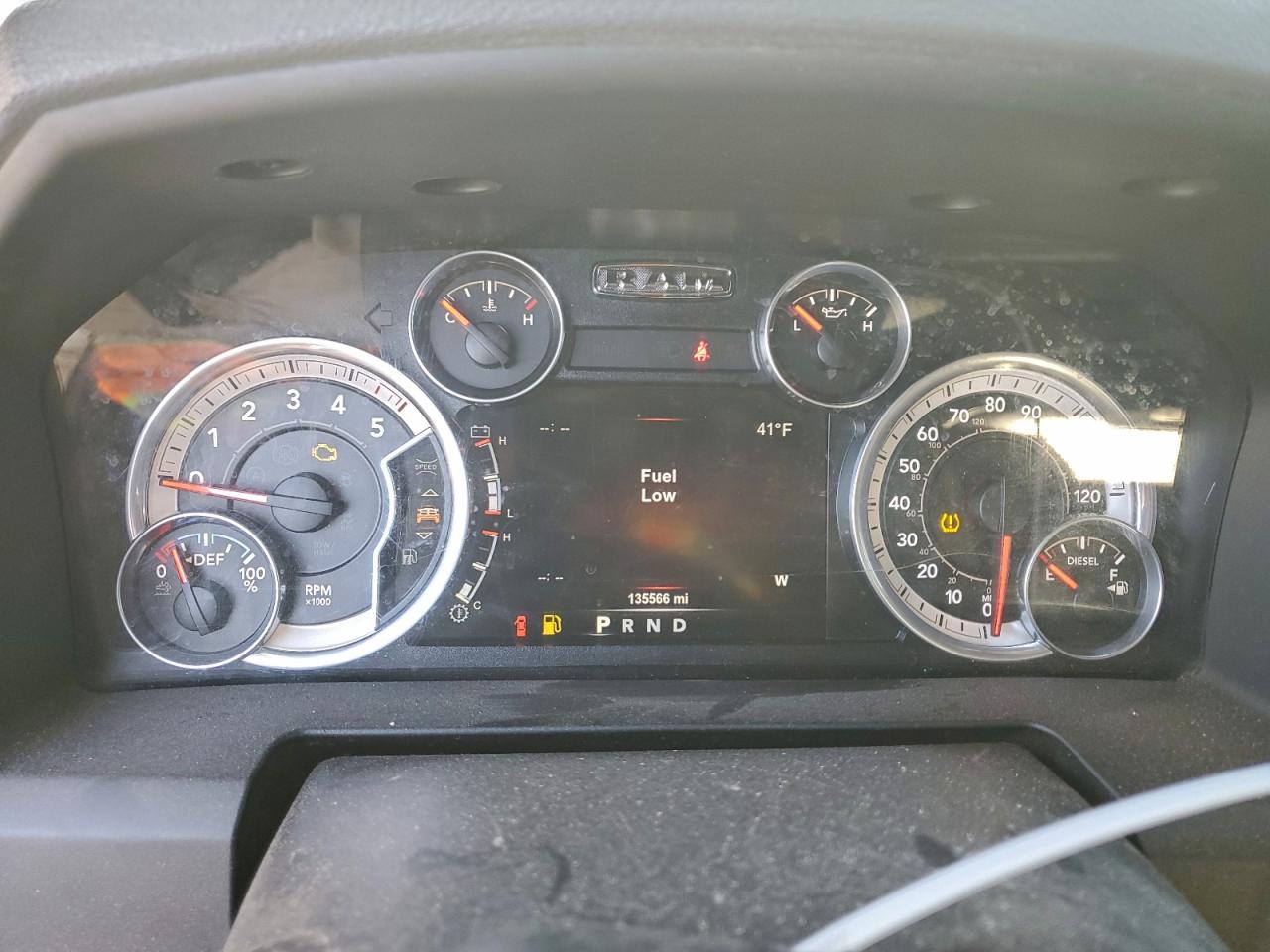 2015 RAM 1500 SLT photo 9