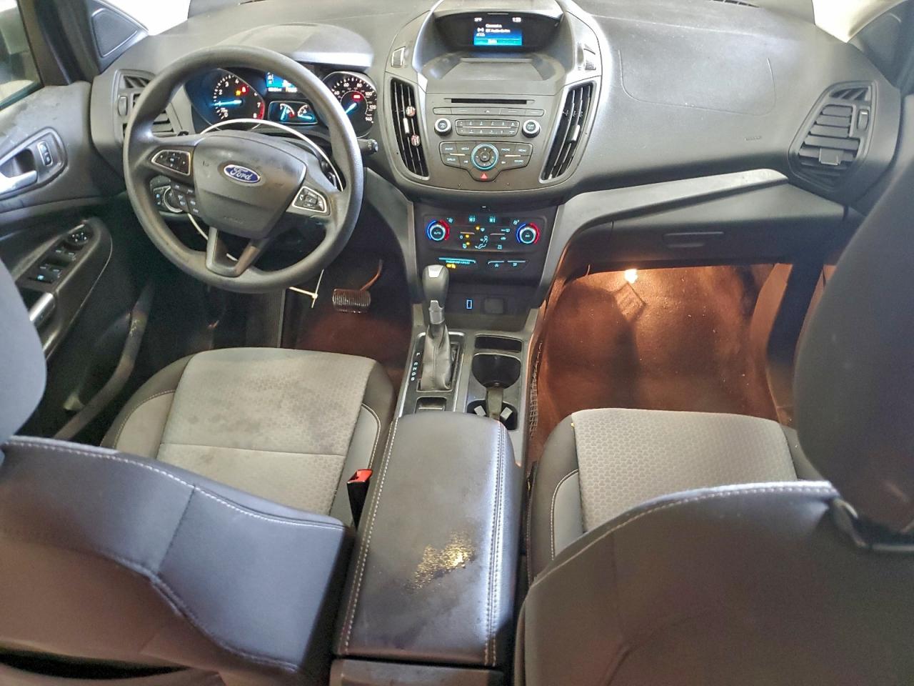 2017 FORD ESCAPE SE photo 8