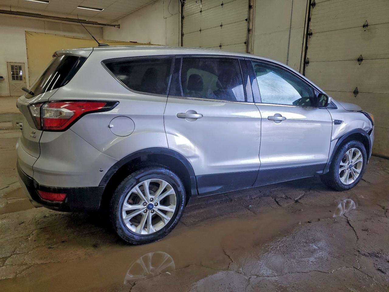 2017 FORD ESCAPE SE photo 3