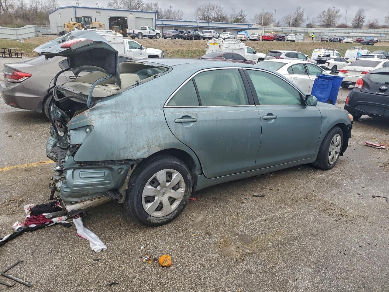 2009 TOYOTA CAMRY BASE photo 3