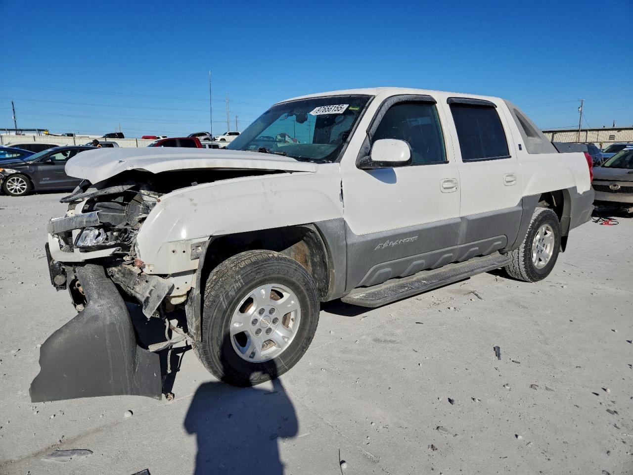 2002 CHEVROLET AVALANCHE K1500 — FRONT END damage — photo 1