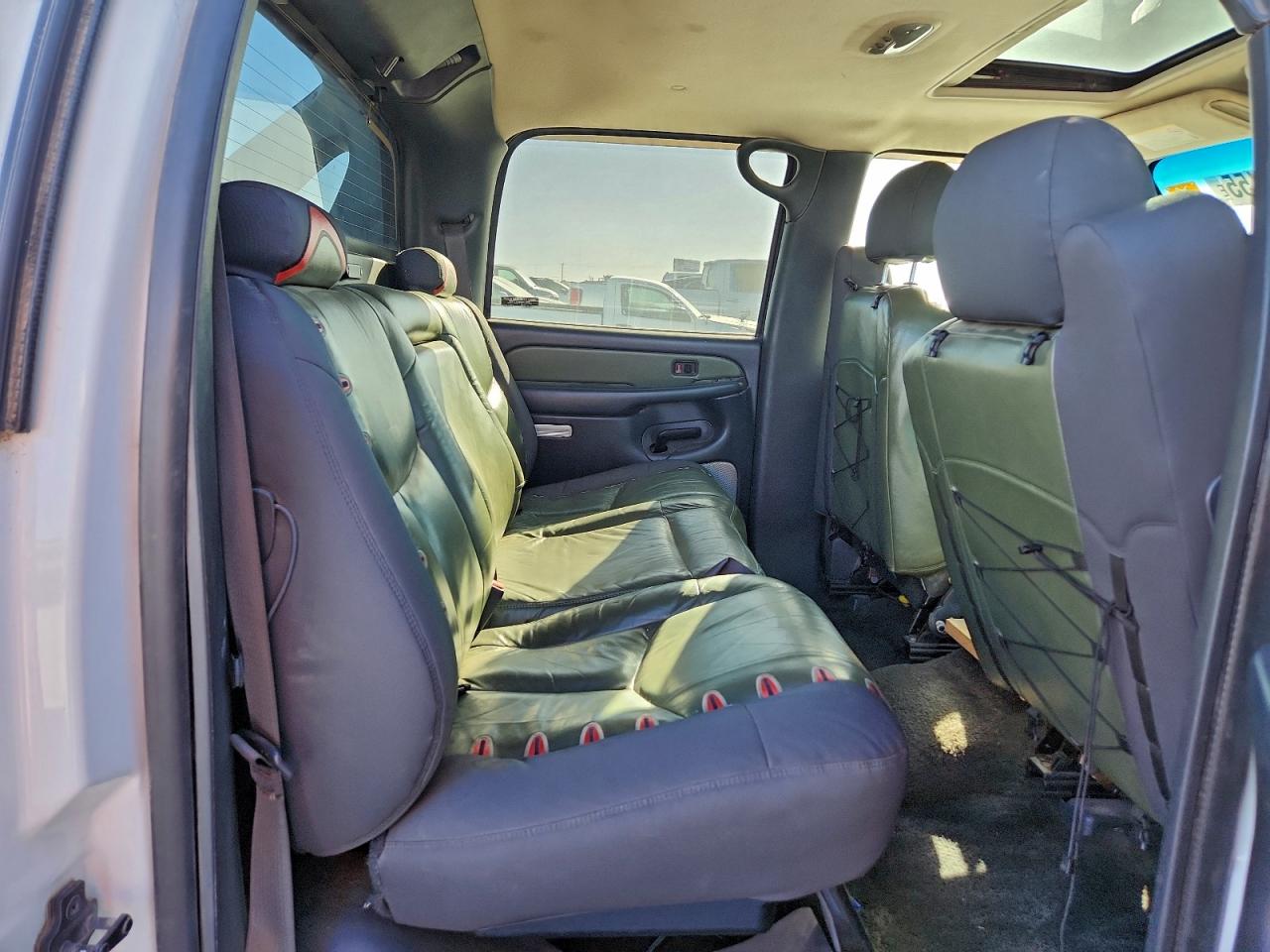 2002 CHEVROLET AVALANCHE K1500 photo 28