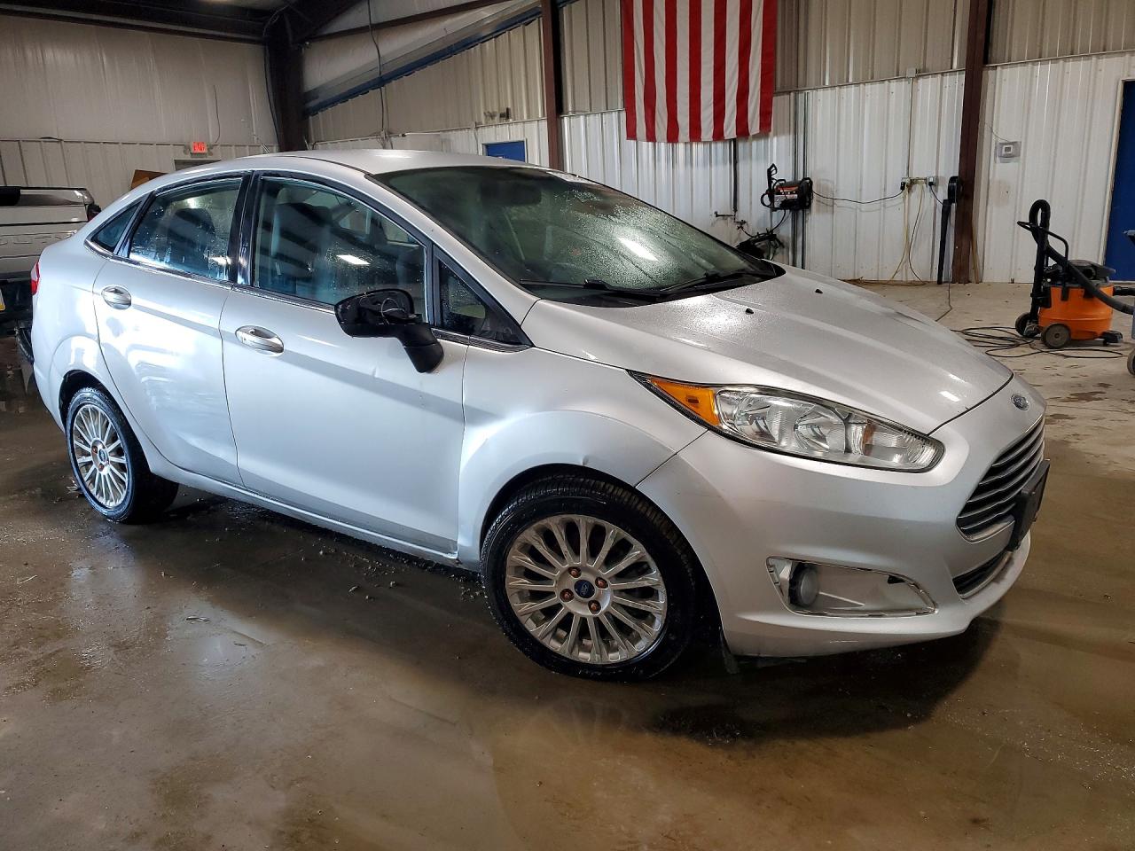 2015 FORD FIESTA TITANIUM photo 4