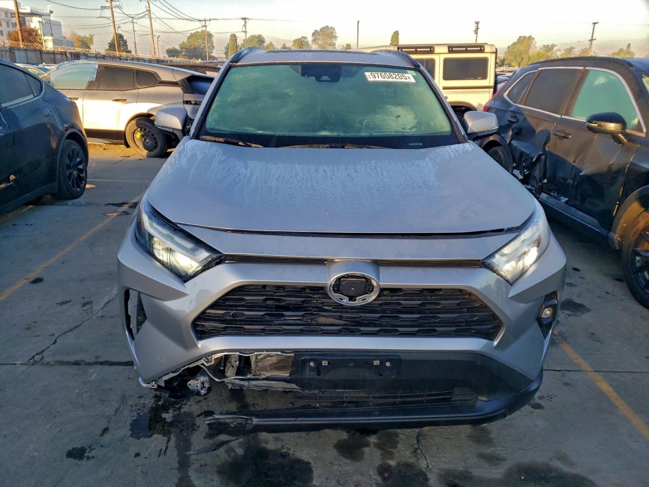 2024 TOYOTA RAV4 XLE PREMIUM photo 5