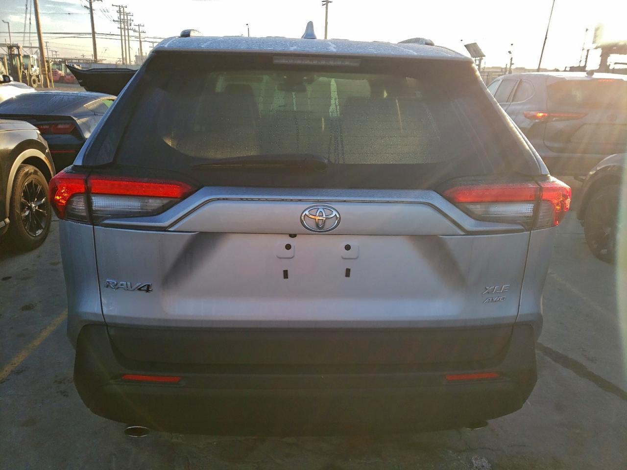2024 TOYOTA RAV4 XLE PREMIUM photo 6