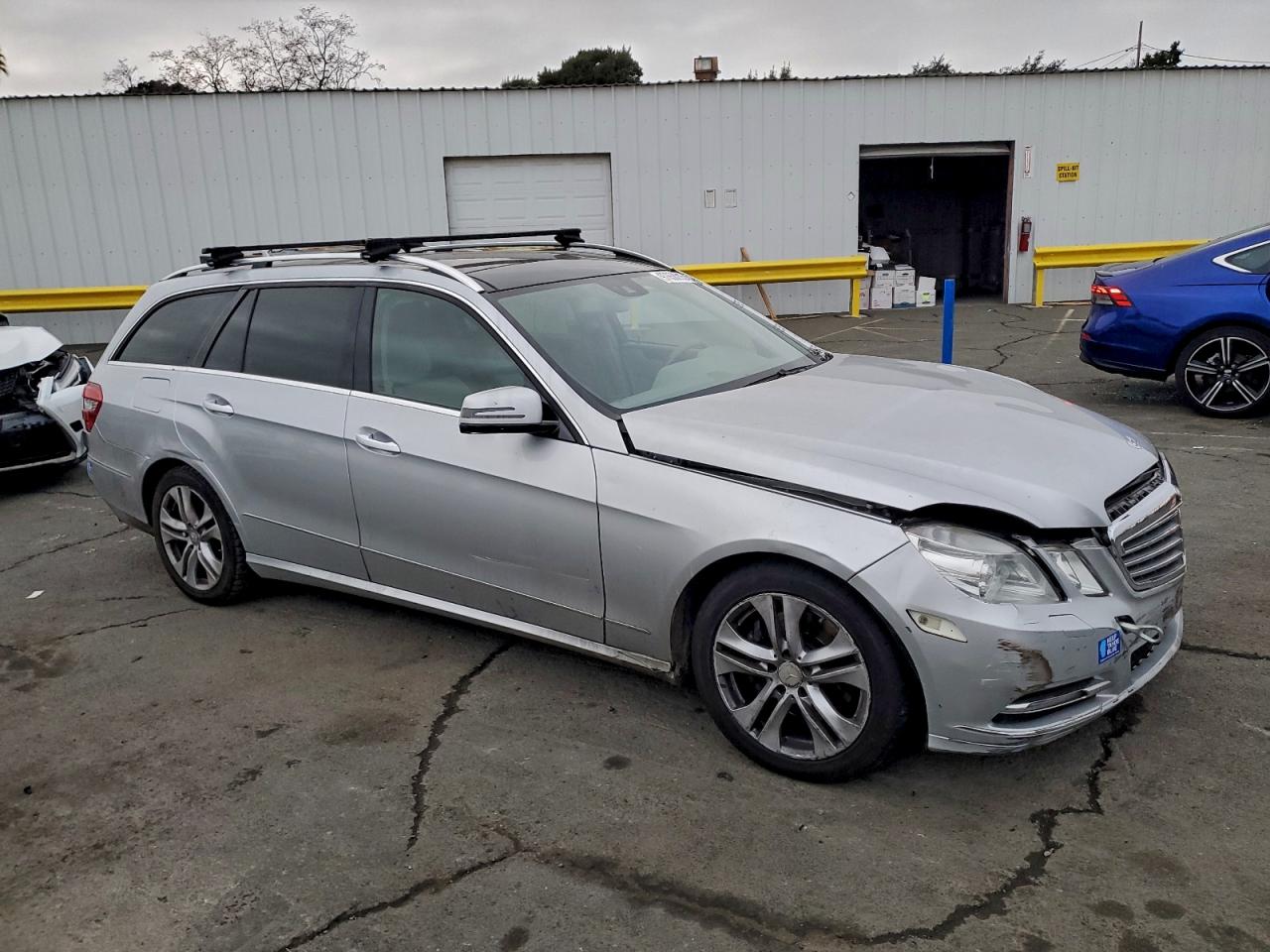2011 MERCEDES-BENZ E 350 4MATIC WAGON photo 4