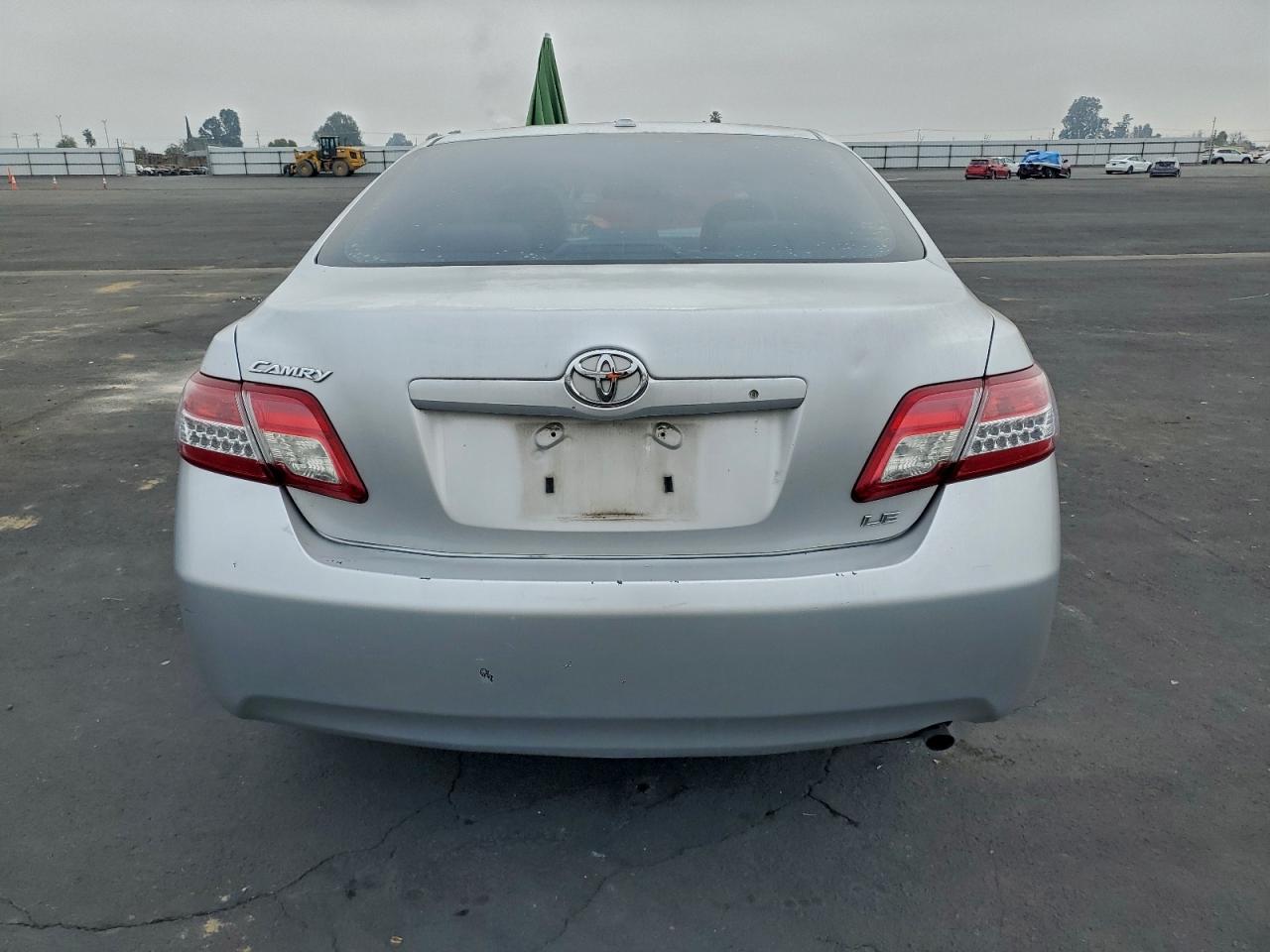 2011 TOYOTA CAMRY BASE photo 6