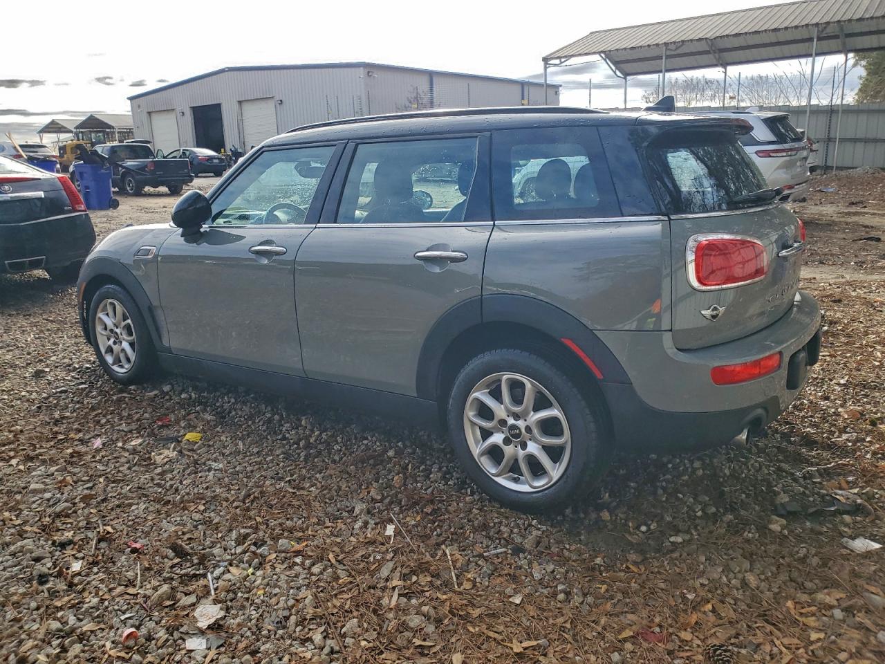 2017 MINI COOPER CLUBMAN photo 2
