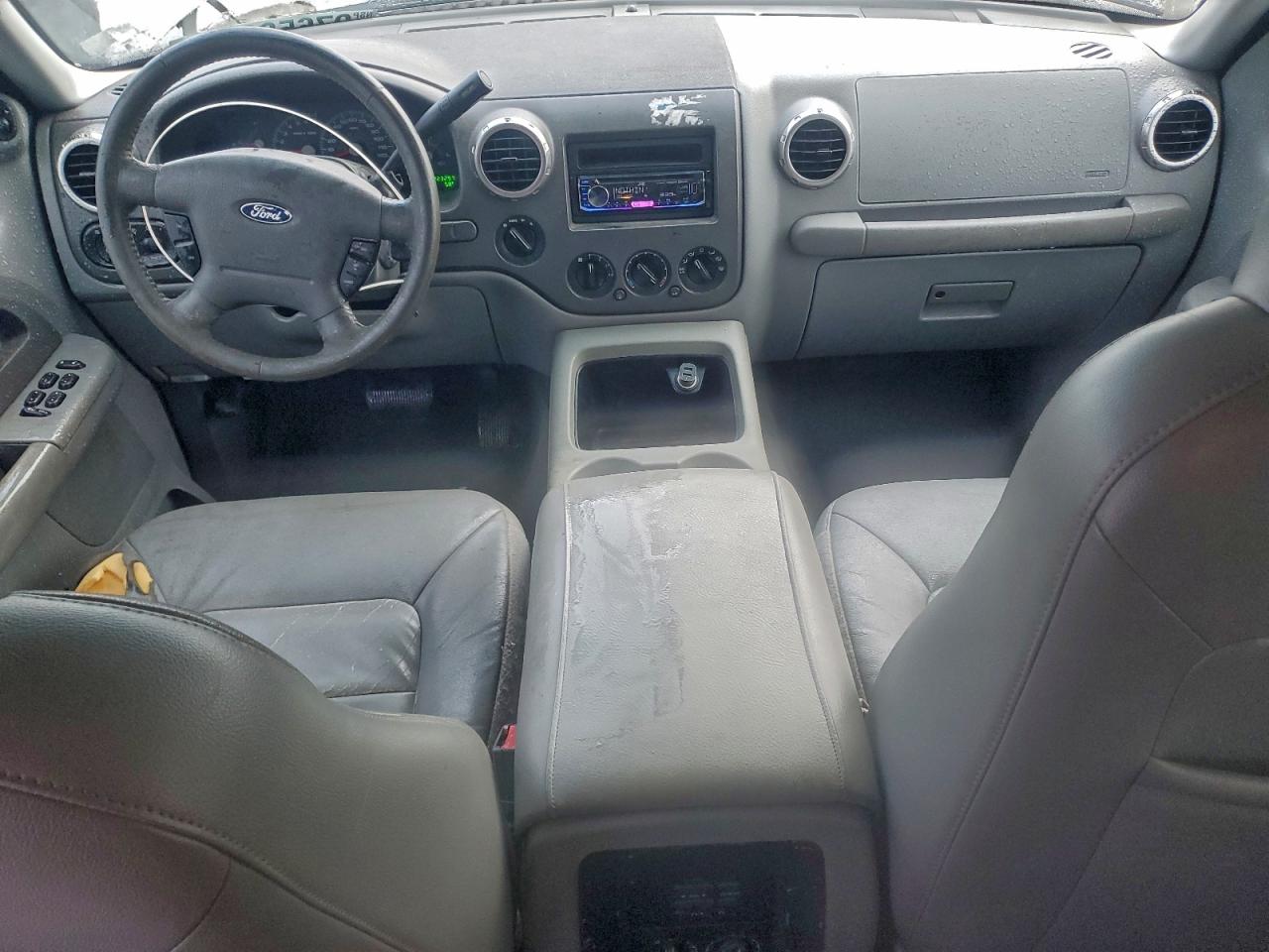 2004 FORD EXPEDITION XLT photo 8