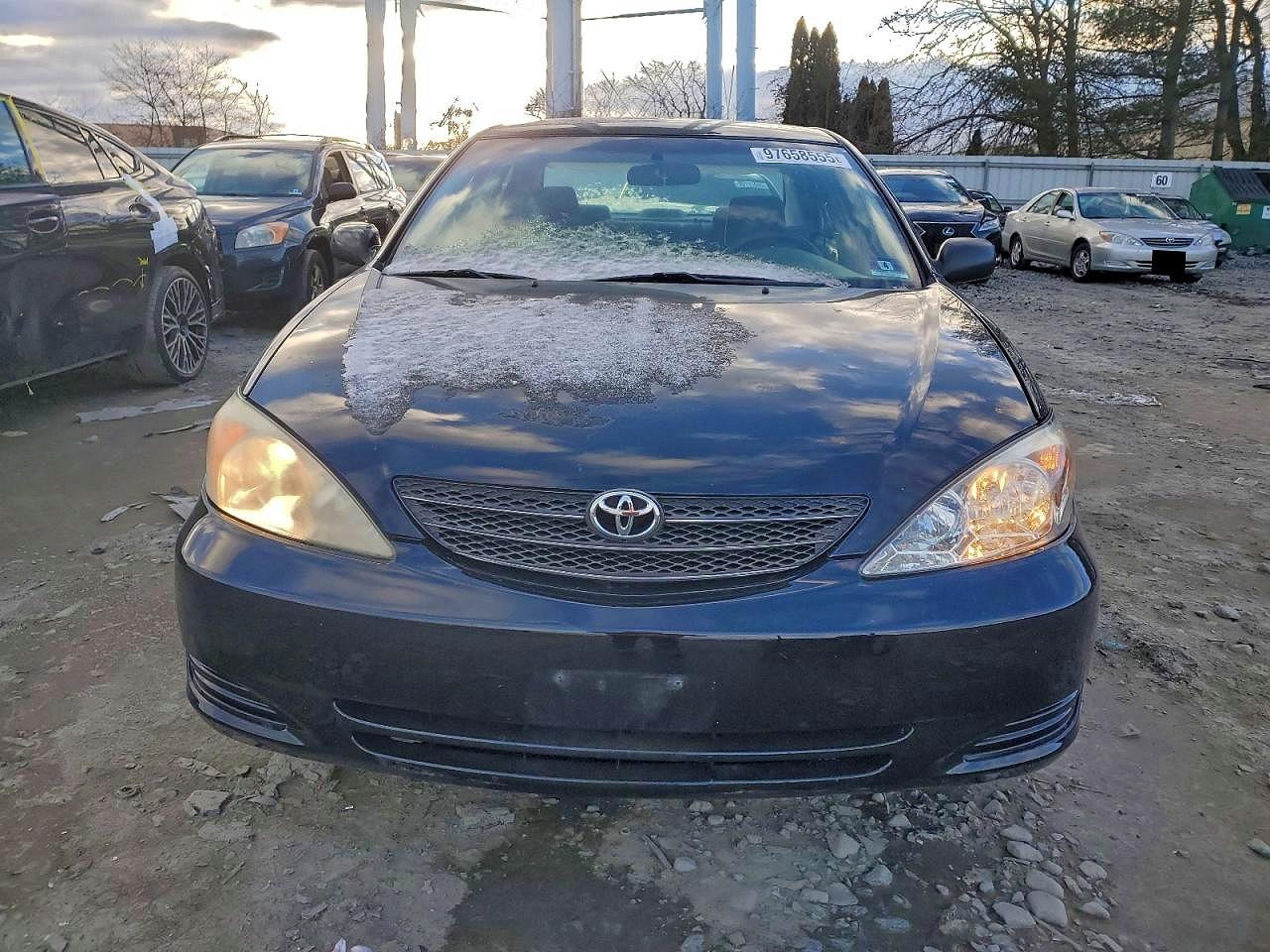 2002 TOYOTA CAMRY LE photo 5