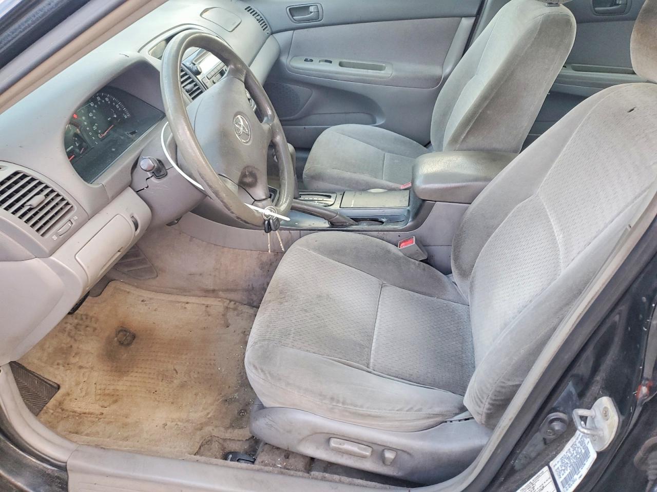 2002 TOYOTA CAMRY LE photo 7