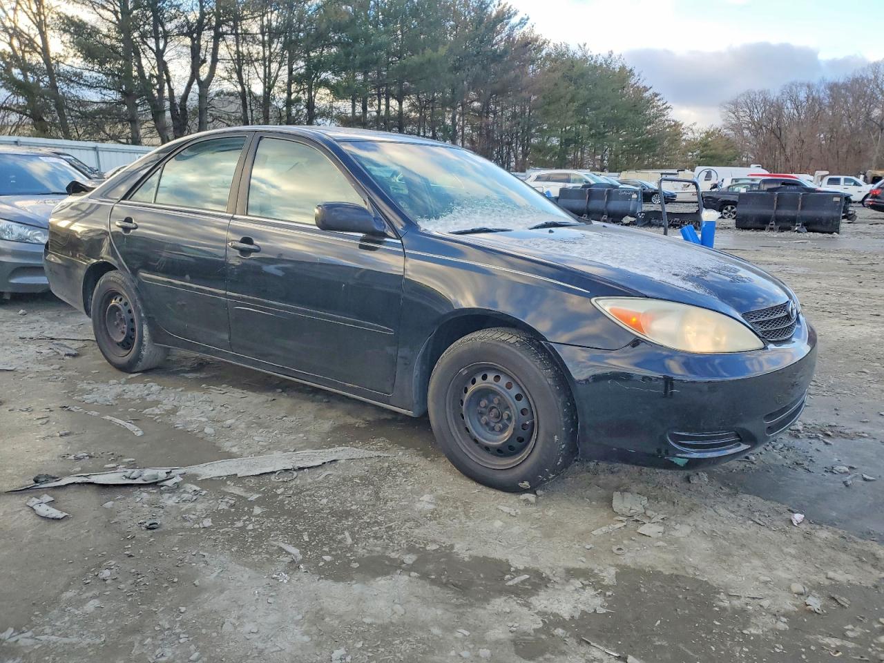 2002 TOYOTA CAMRY LE photo 4