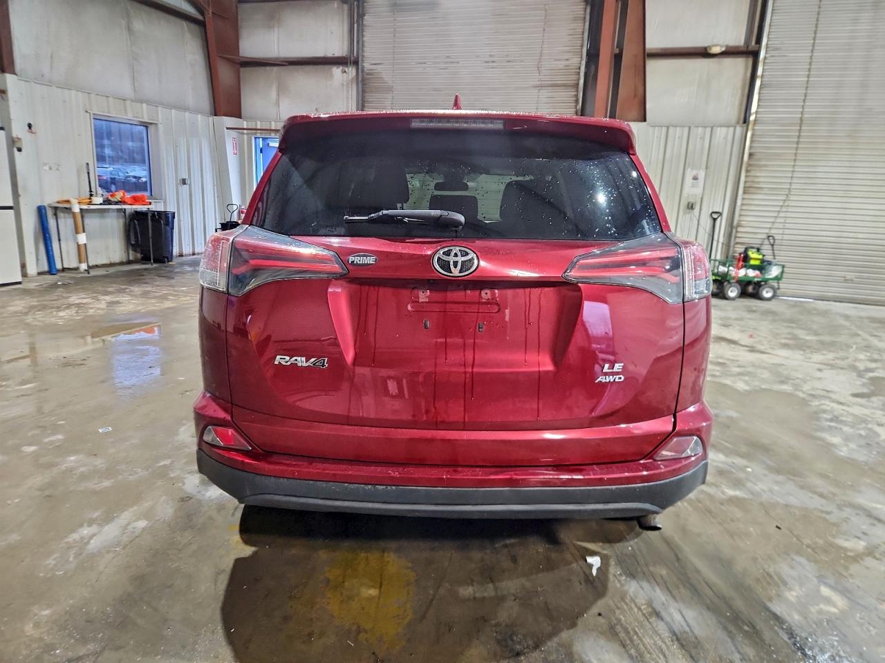 2018 TOYOTA RAV4 LE photo 6