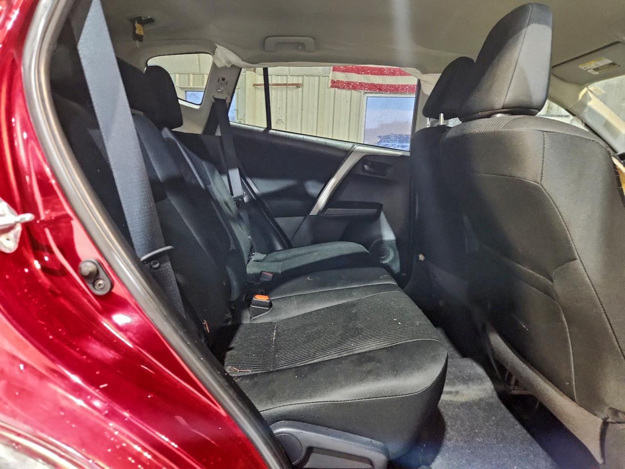 2018 TOYOTA RAV4 LE photo 11