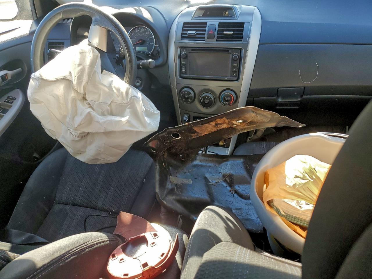 2013 TOYOTA COROLLA BASE photo 8
