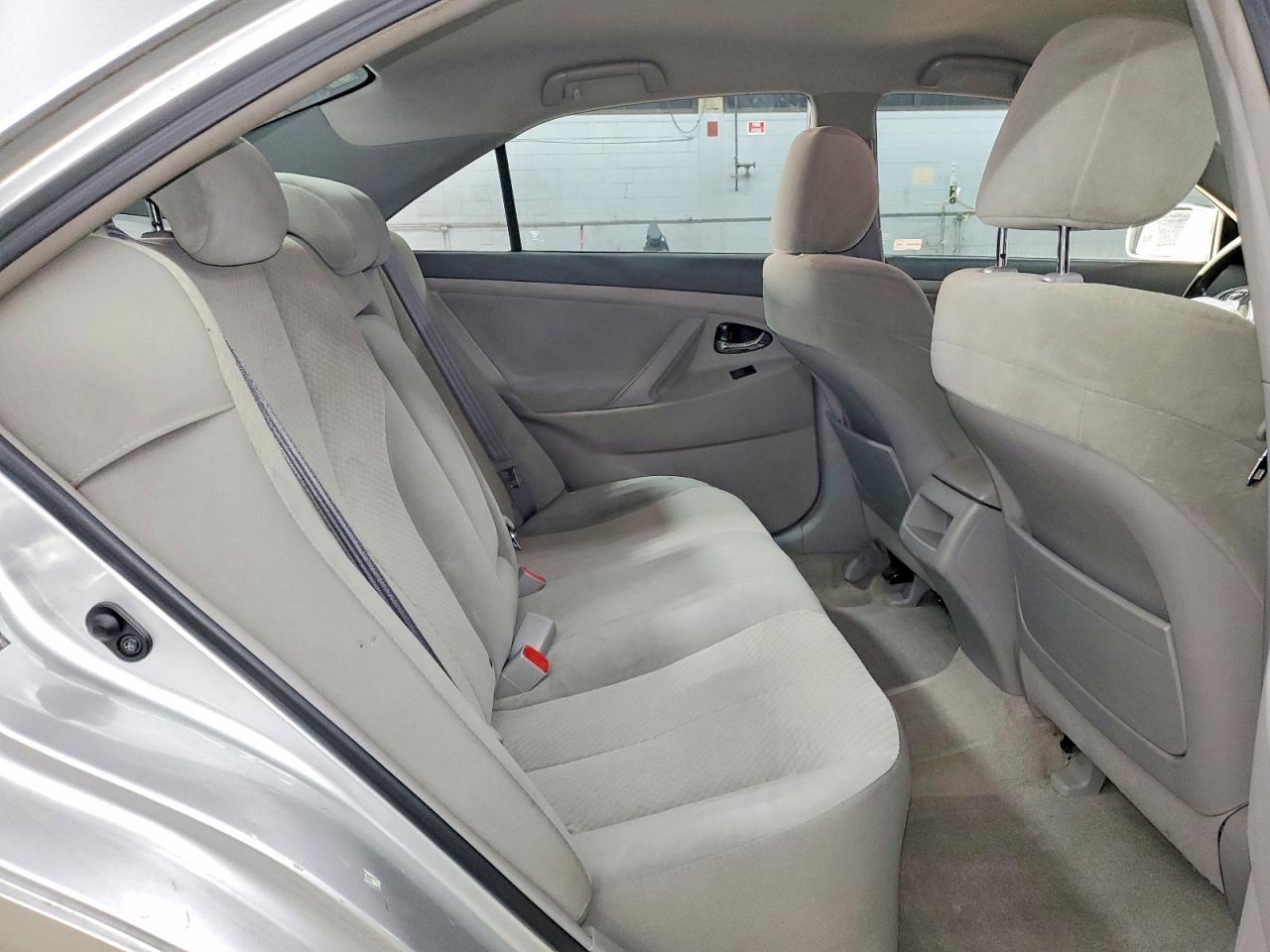 2009 TOYOTA CAMRY LE photo 10