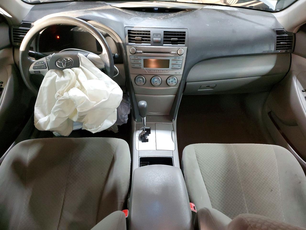 2009 TOYOTA CAMRY LE photo 8