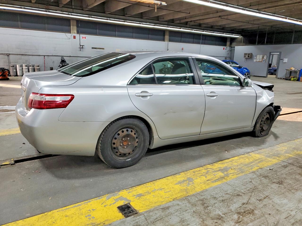 2009 TOYOTA CAMRY LE photo 3
