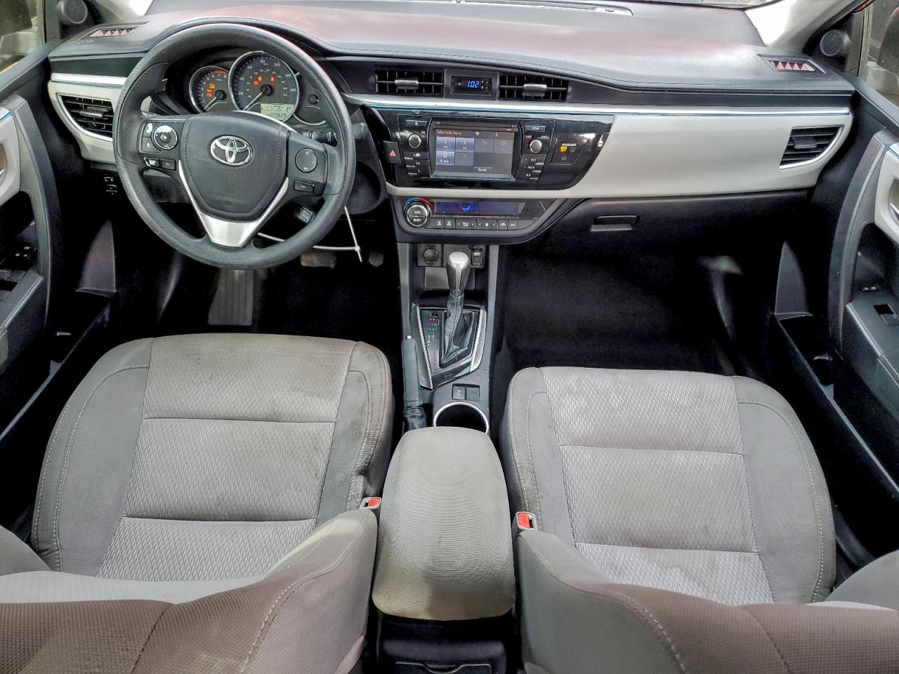 2015 TOYOTA COROLLA L photo 8