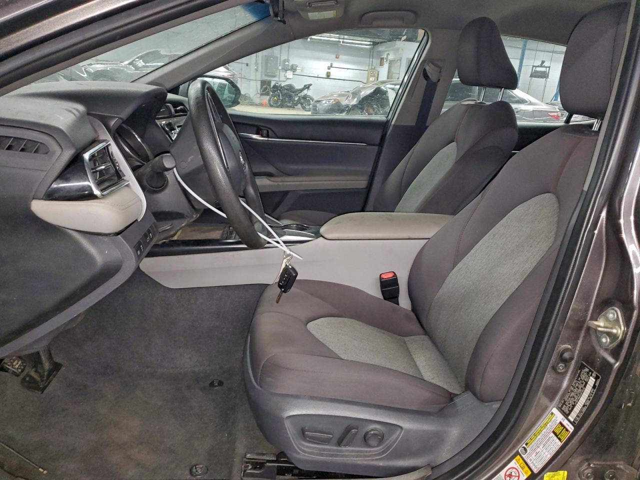 2018 TOYOTA CAMRY L photo 7