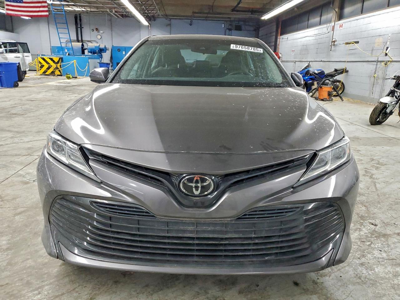 2018 TOYOTA CAMRY L photo 5