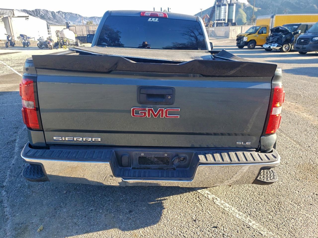 2014 GMC SIERRA C1500 SLE photo 6