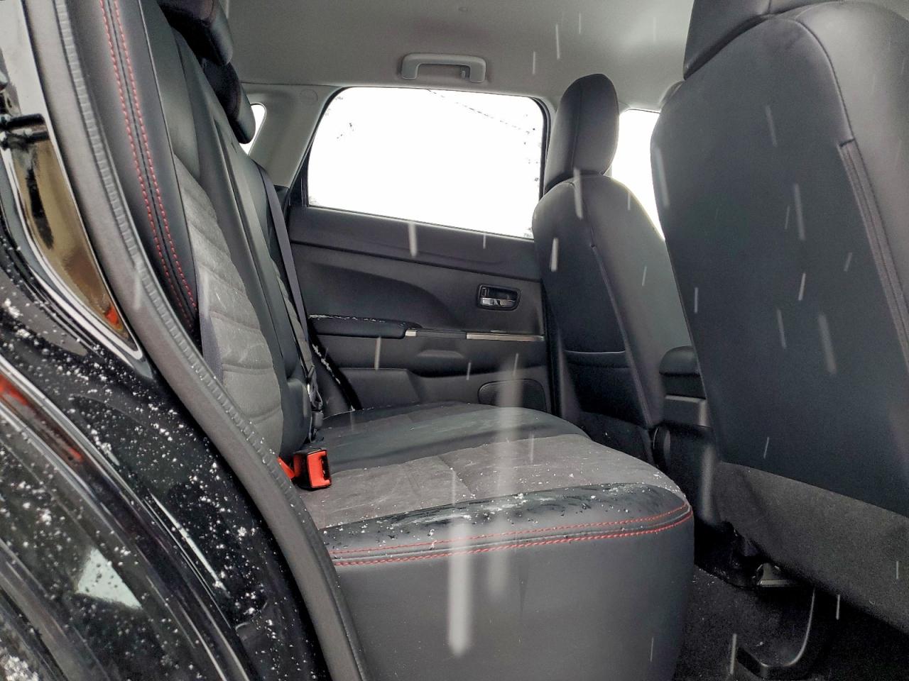 2024 MITSUBISHI OUTLANDER SPORT S/SE photo 11