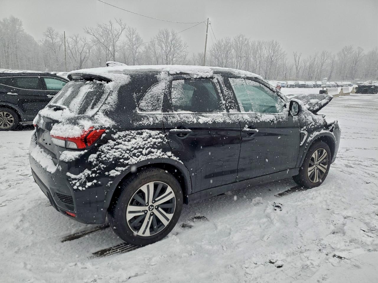 2024 MITSUBISHI OUTLANDER SPORT S/SE photo 3
