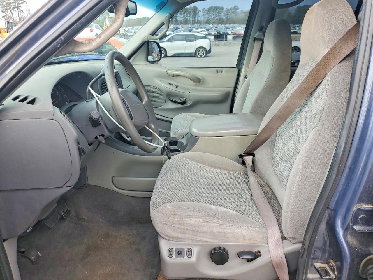 2002 FORD EXPEDITION XLT photo 13