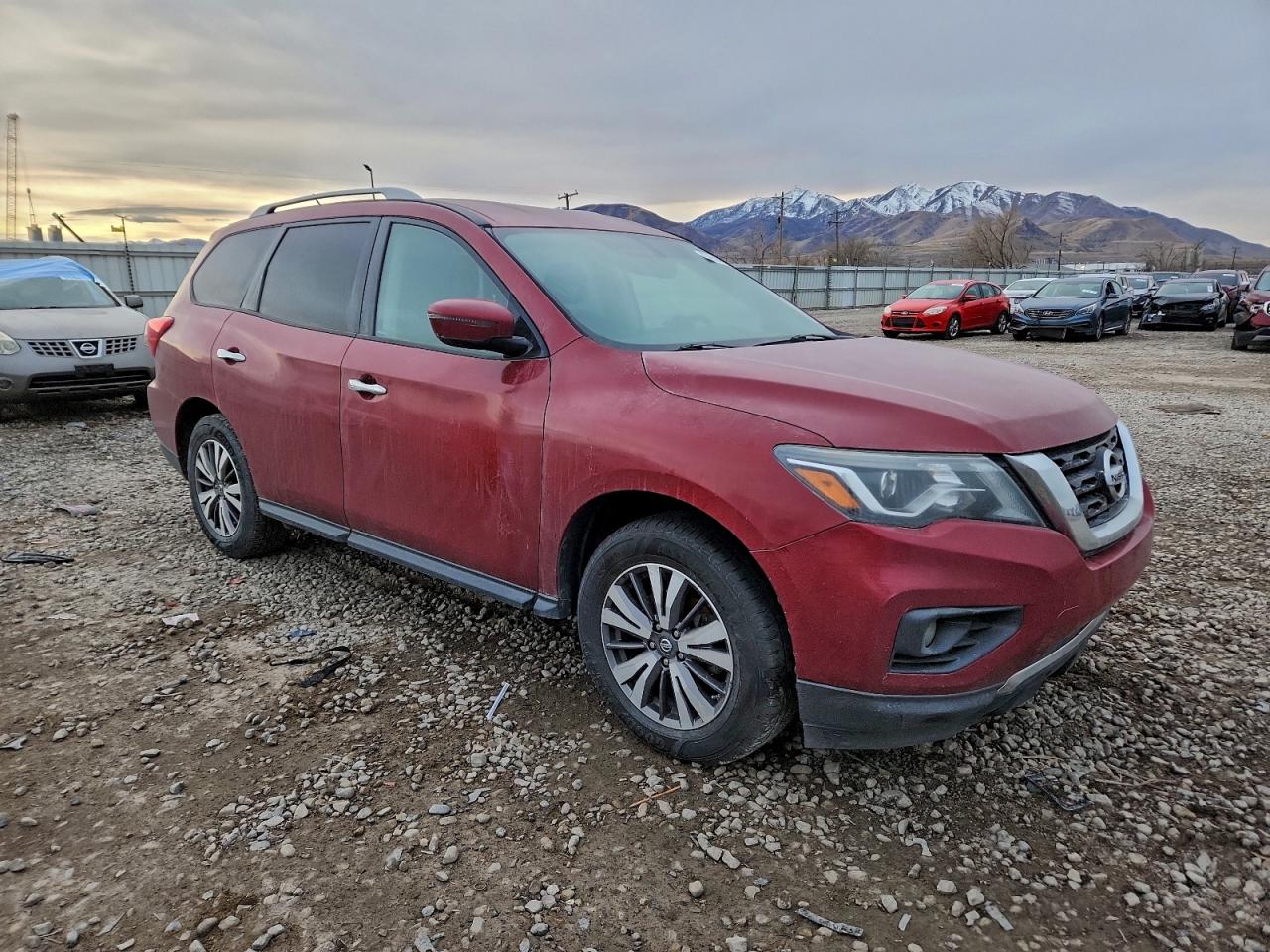 2017 NISSAN PATHFINDER S photo 4