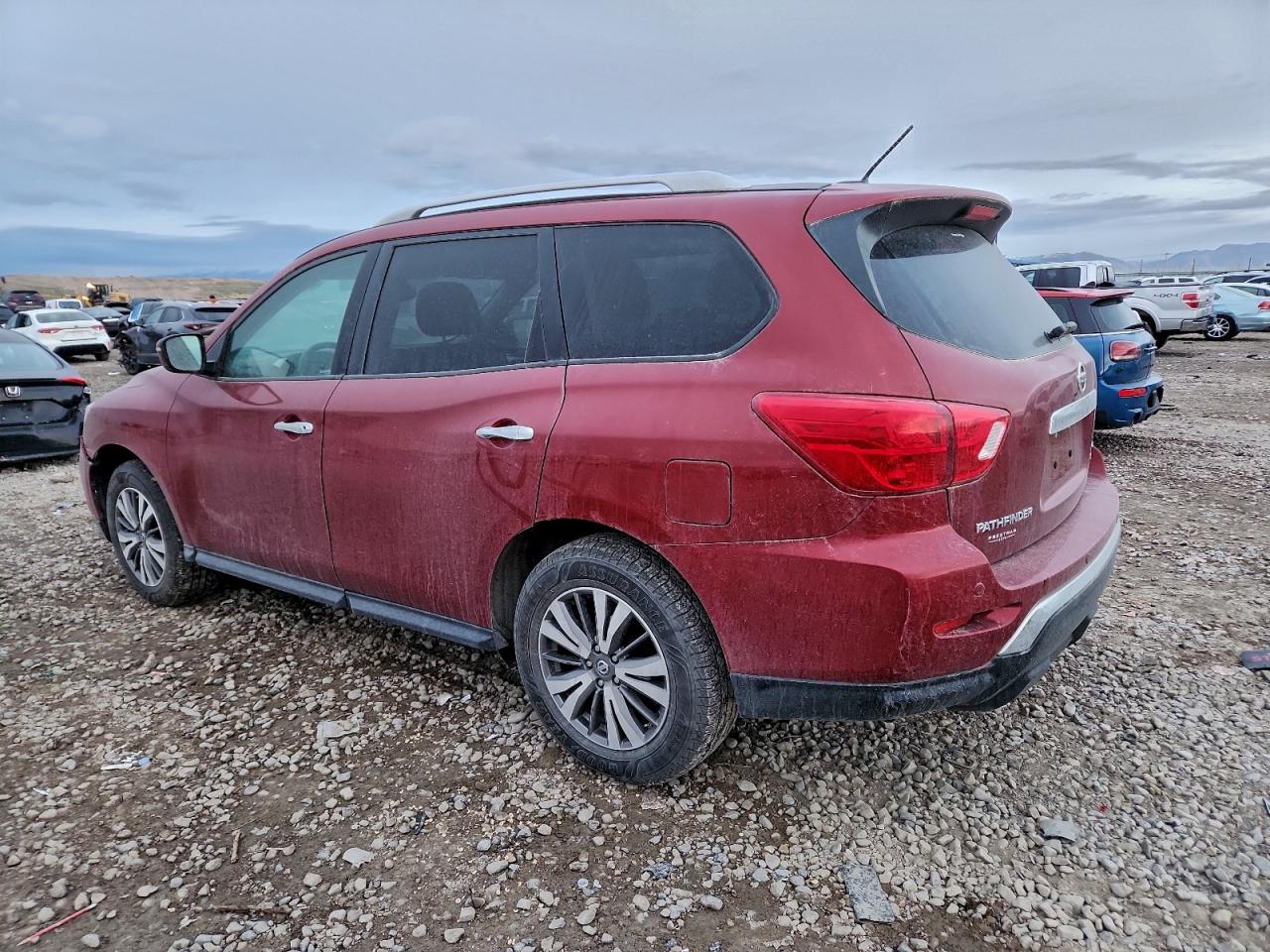2017 NISSAN PATHFINDER S photo 2