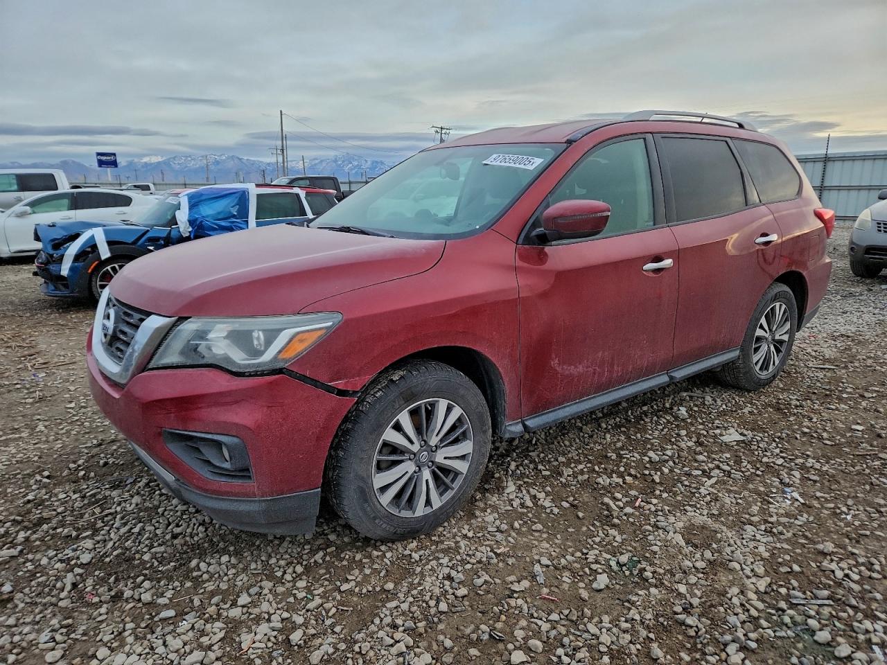 2017 NISSAN PATHFINDER