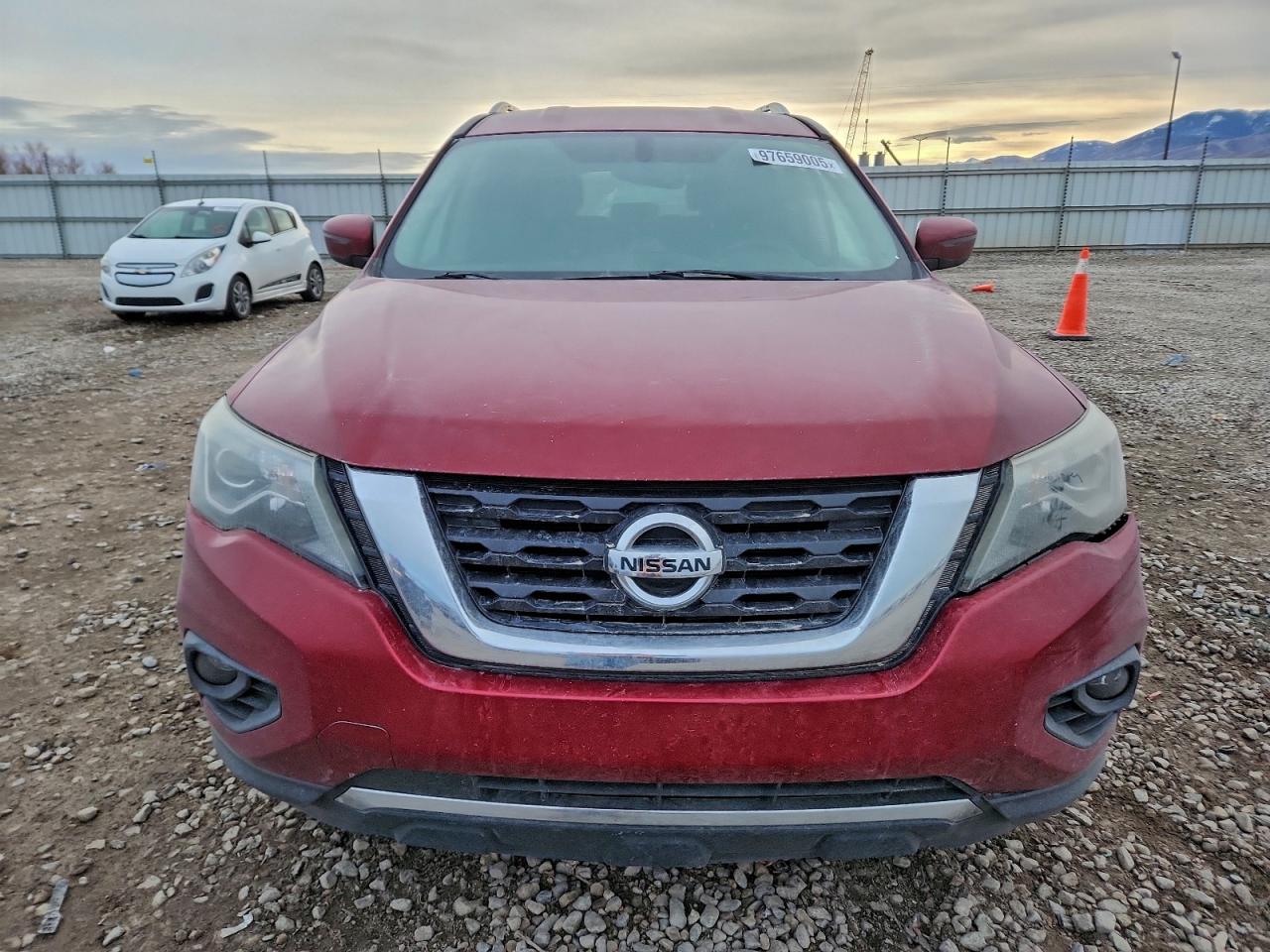 2017 NISSAN PATHFINDER S photo 5