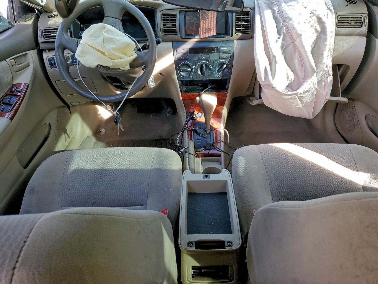 2005 TOYOTA COROLLA CE photo 8