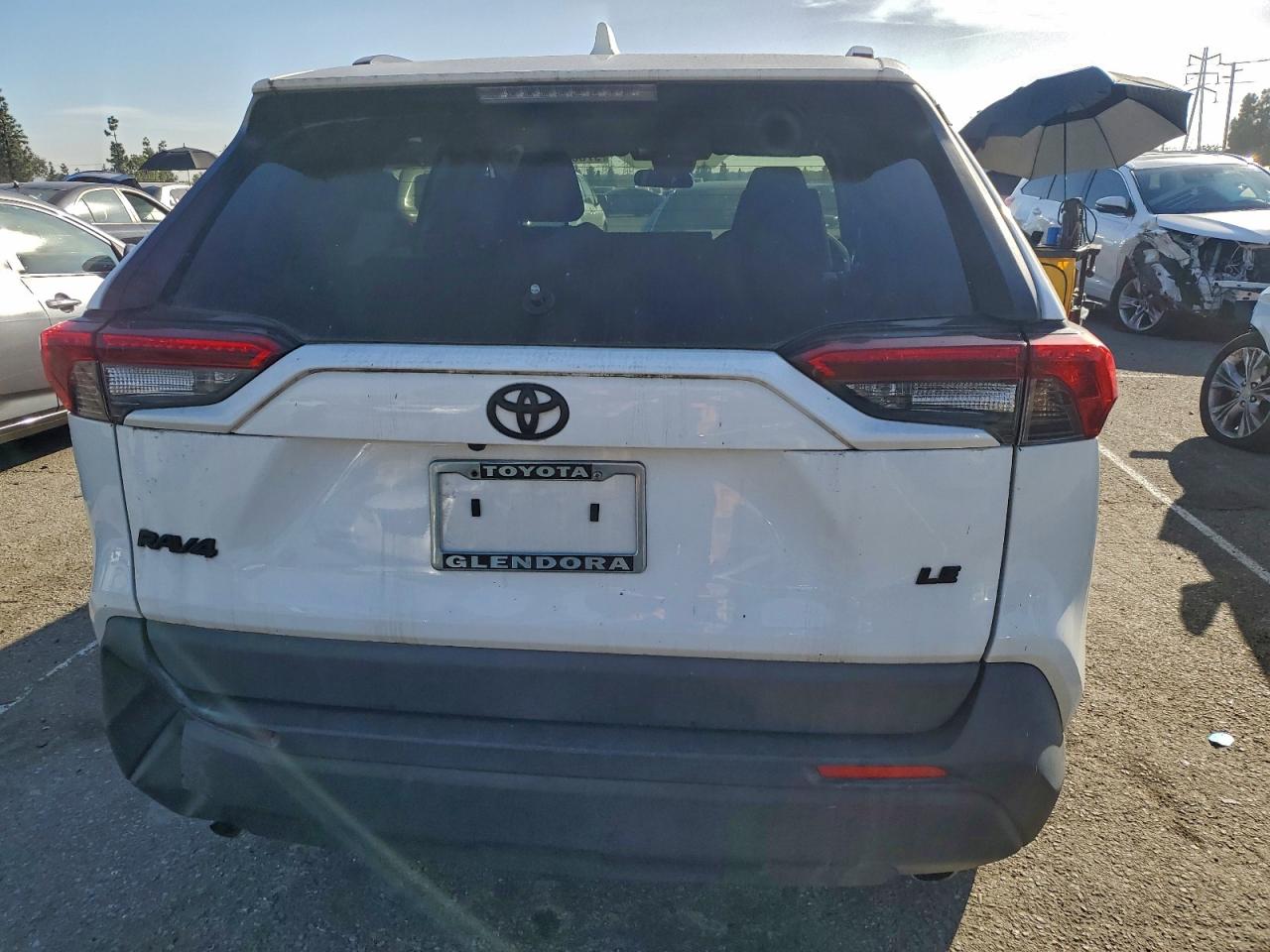 2019 TOYOTA RAV4 LE photo 6