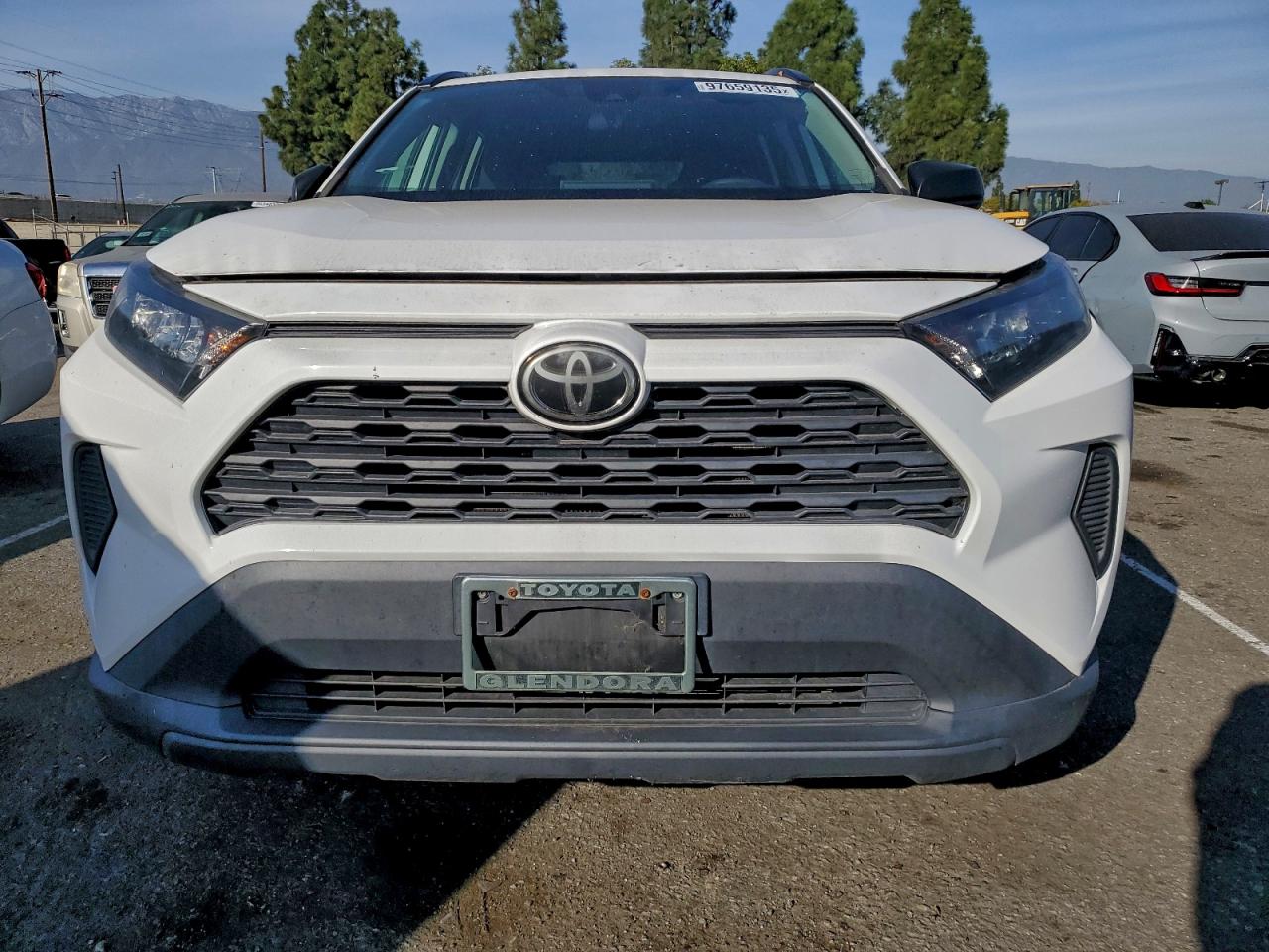 2019 TOYOTA RAV4 LE photo 5